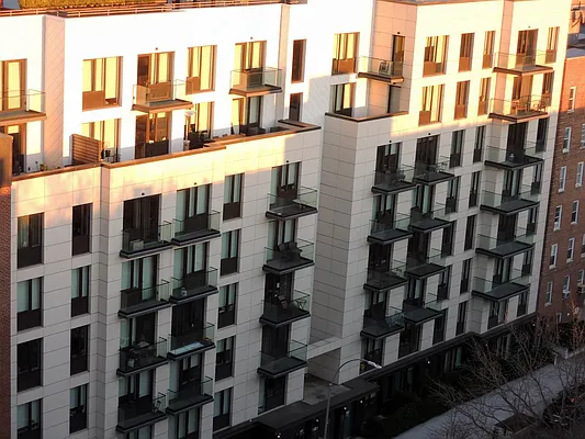 Rented by Artur Gutman, LREB | media 48