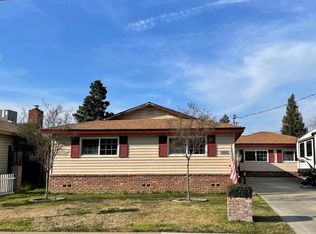1160 E C St, Oakdale, CA 95361
