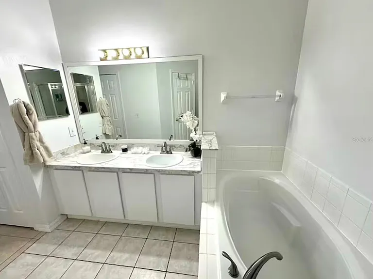 5212 Jasmine Trace Ln — Photo 8
