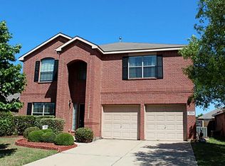 2820 Park Place Dr, Grand Prairie, TX 75052