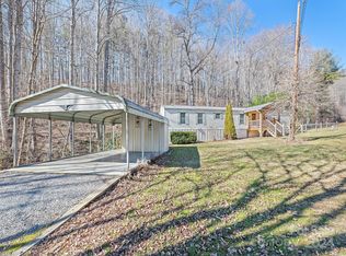 195 Hughes Rd, Waynesville, NC 28786