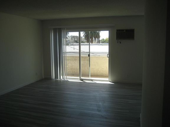 3rd image of 3625 Glendon Ave APT 108