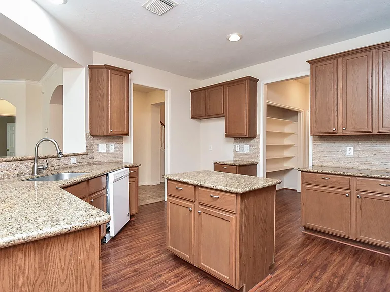 22202 Bent Bridge Ln — Photo 11