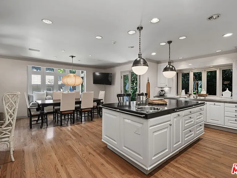 575 N Beverly Glen Blvd — Photo 15