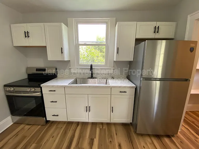 2020 Rose Ln — Photo 4