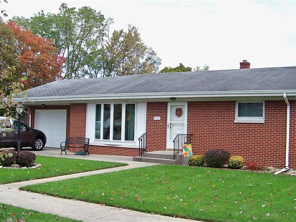1st image of 902 S 12th St