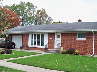 902 S 12th St, Goshen, IN 46526