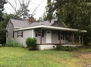 121 Holcomb Trl, Adairsville, GA 30103