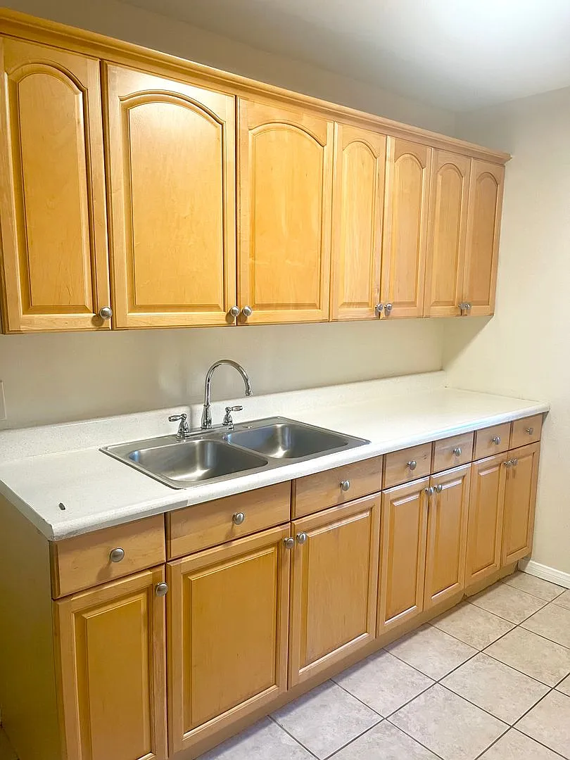 116 Palm Avenue — Photo 2