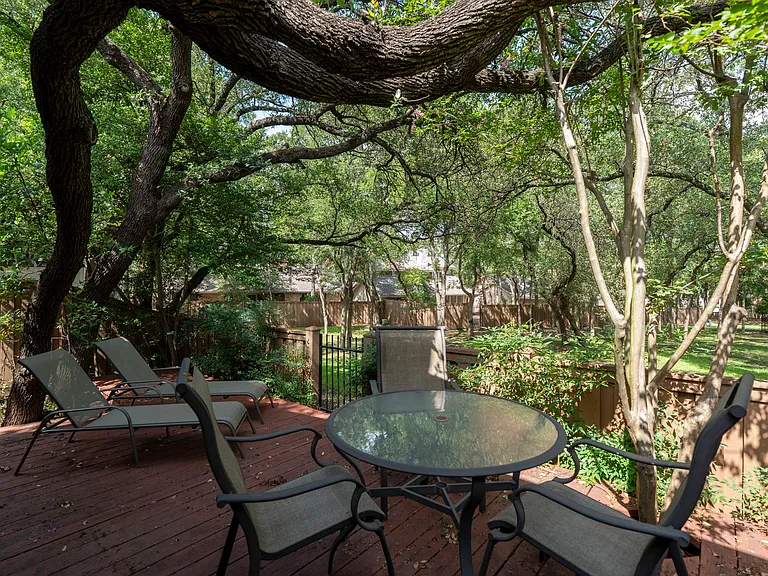 8301 Greenslope Dr — Photo 22
