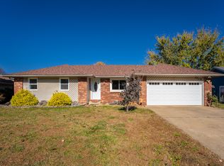 3219 W Village Ln, Springfield, MO 65807