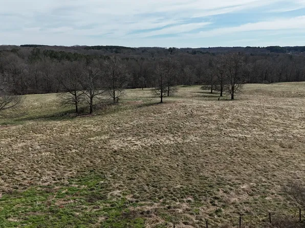 10 Colt Ln, Commerce, GA 30530