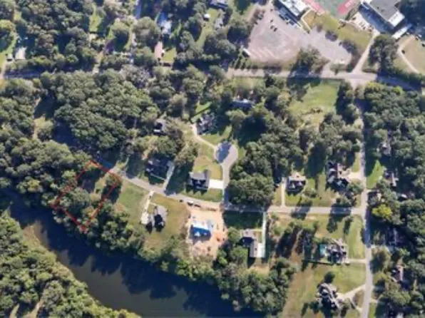 111 Cherokee Dr, Livingston, AL 35470