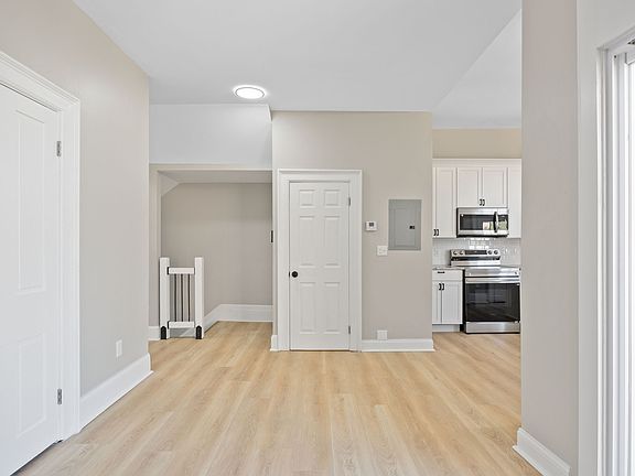 5th image of 1709 Highland Ave Unit F