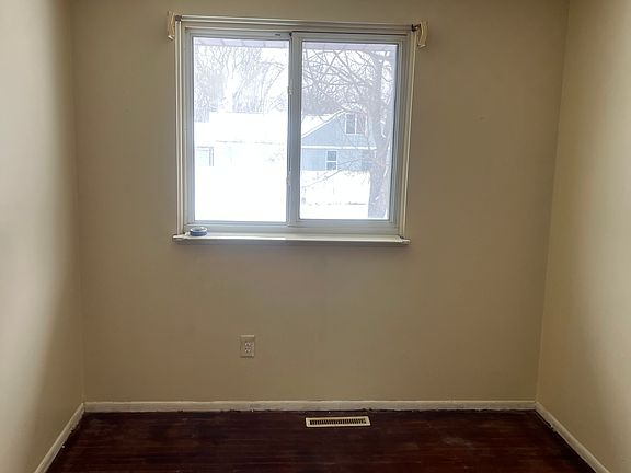 4th image of 32760 Bock St