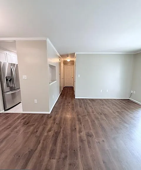 511 Ravens Crest Dr — Photo 2