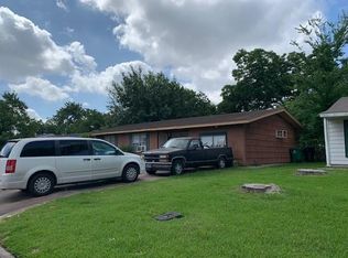 6915 Inkberry Dr, Houston, TX 77092