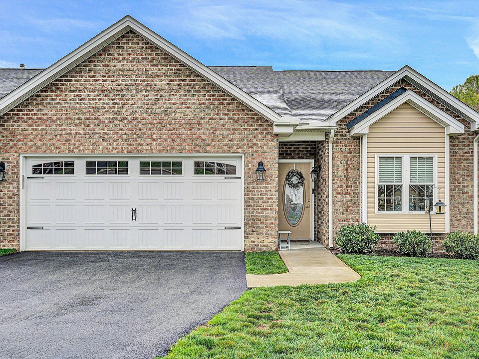1st image of 31 Brookfield Ct