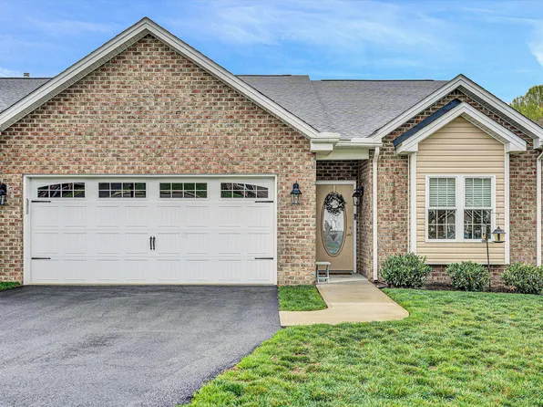 31 Brookfield Ct, Roanoke, VA 24012