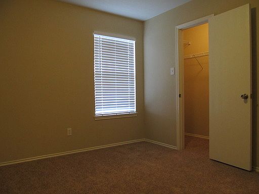 3rd image of 8903 York Hollow Ln