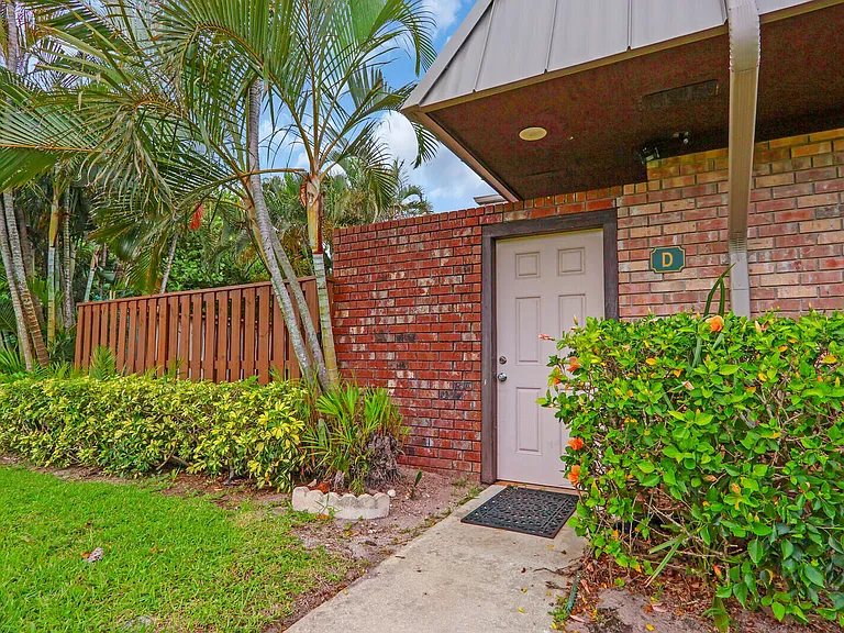 1420 Ocean Way #7D — Photo 3