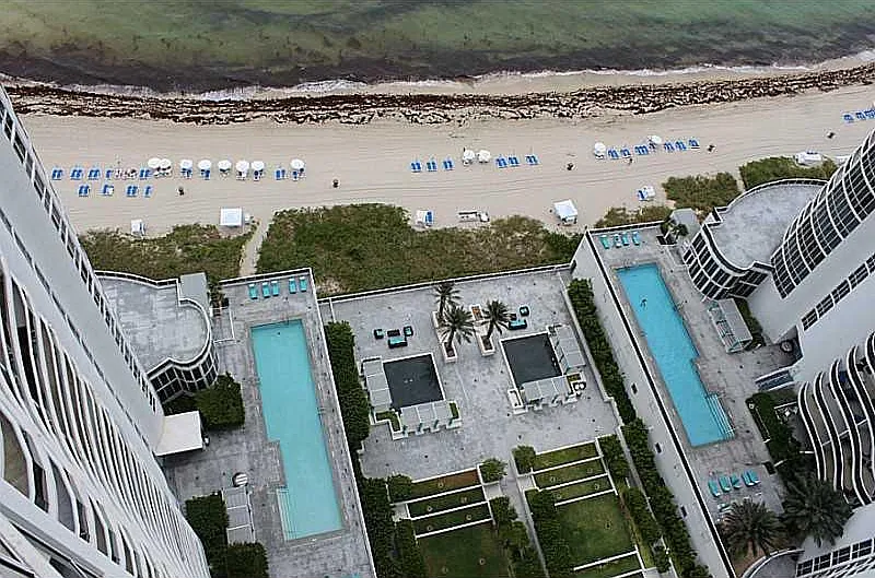 16001 Collins Ave — Photo 3