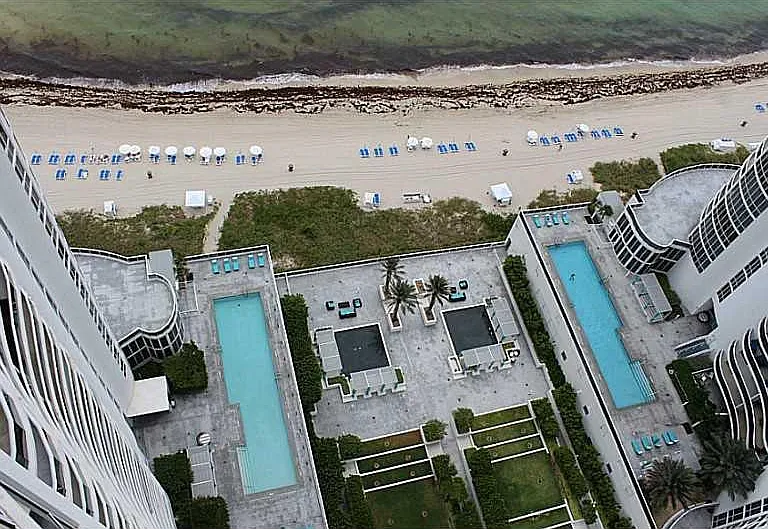 16001 Collins Ave — Photo 3