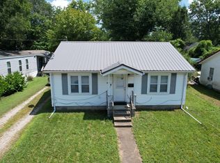 209 N Pine St, Hohenwald, TN 38462