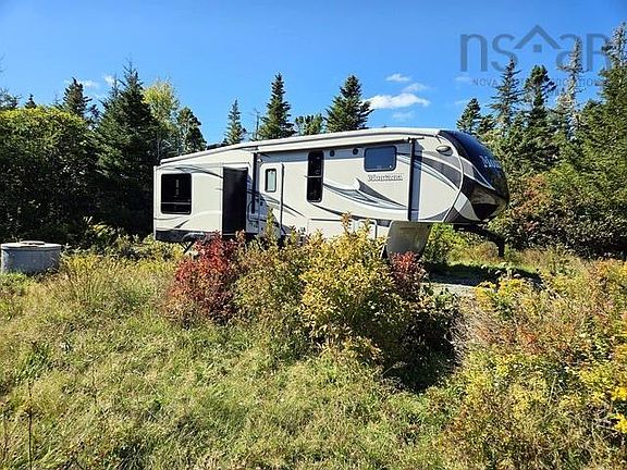 4th image of 802 Forbes Point Rd