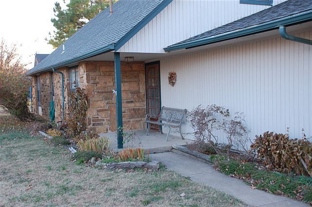 2nd image of 20846 River Bend Dr
