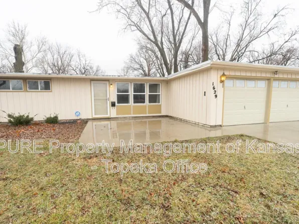 1629 SW 24th St, Topeka, KS 66611
