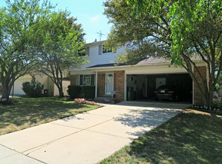 2385 Binghamton Dr, Auburn Hills, MI 48326