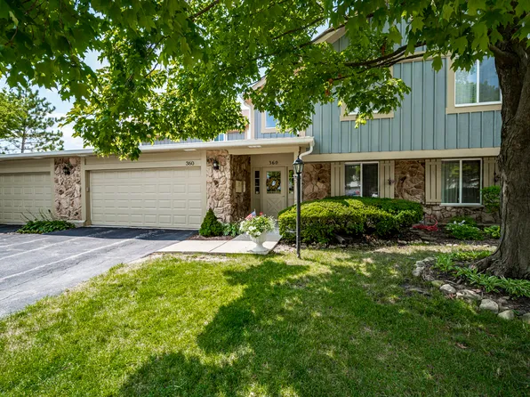 360 Springlake Ln APT B, Aurora, IL 60504