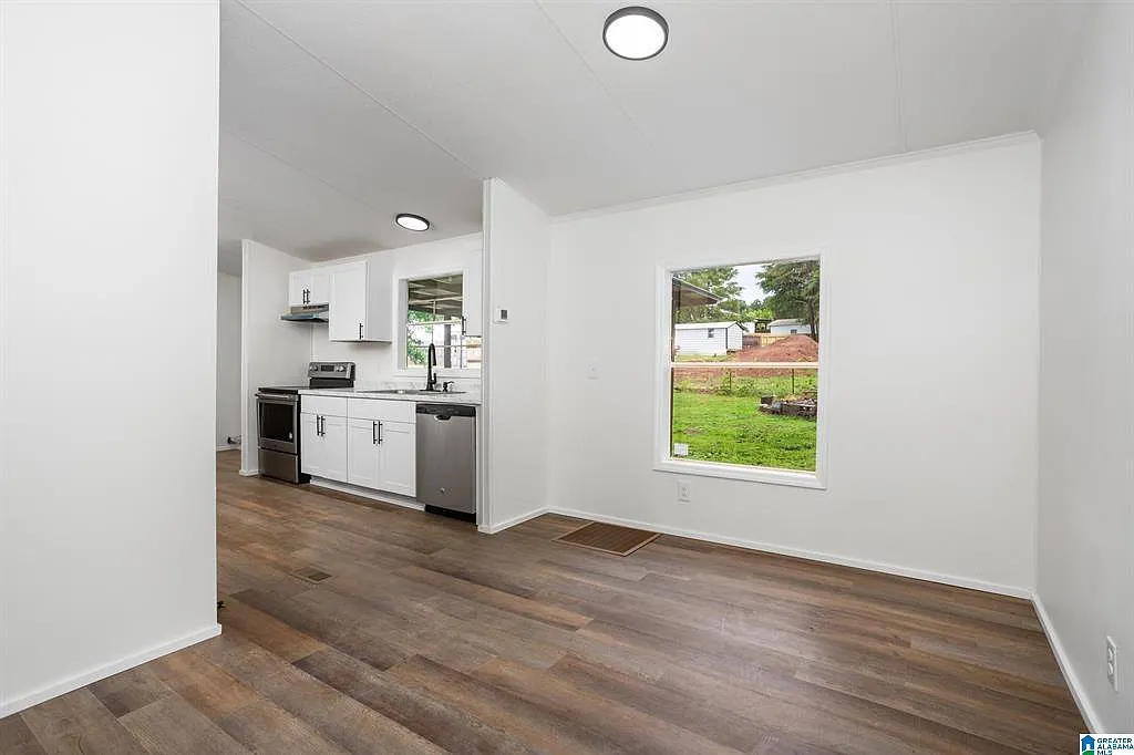3 bed, 1188 sqft, $1,400 — Photo 4