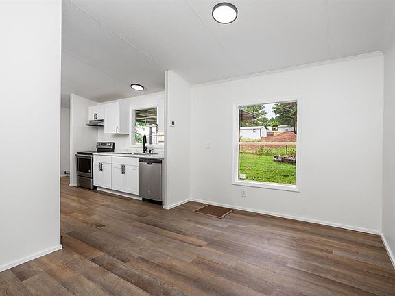 4th image of 4203 Masters Rd