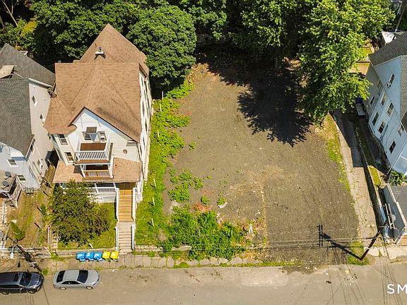 4th image of 18 Ridgewood Street