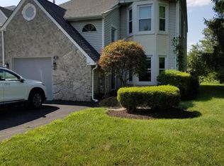 37 Kanon Ct, Newtown, PA 18940