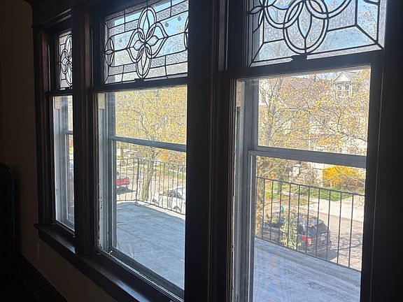 3rd image of 413 Bird Ave #1