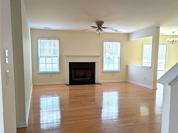 4th image of 3075 Whittier Way