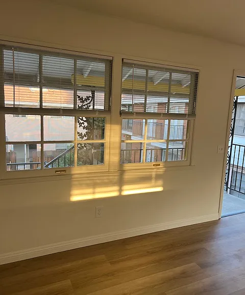 522 La Verne St #19 — Photo 7