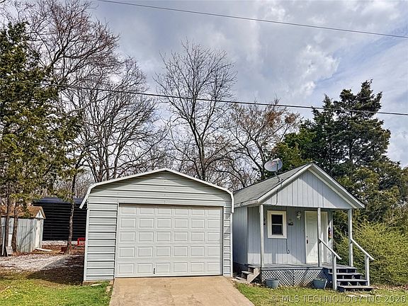 3rd image of 15604 W Black Oak Rd