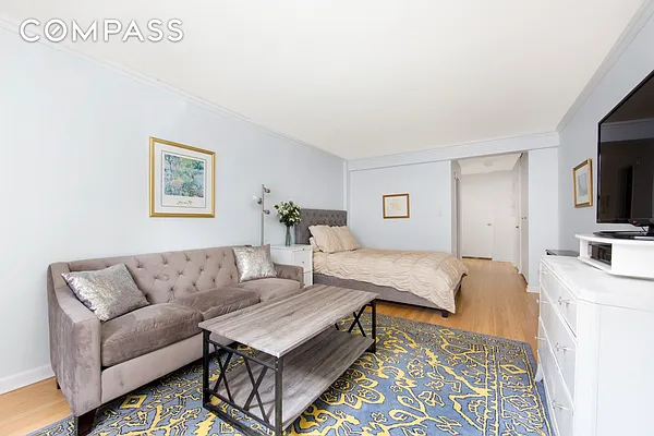 Sold by Compass | media 9