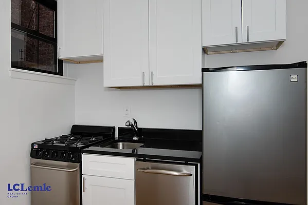 Rented by LC Lemle Real Estate Group | media 15