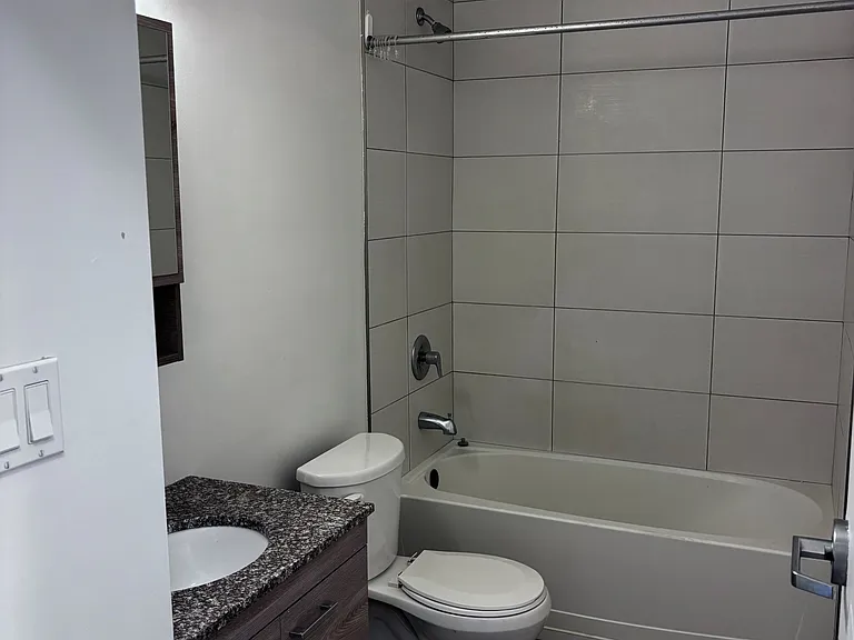 62 Balsam St N #T101 — Photo 8