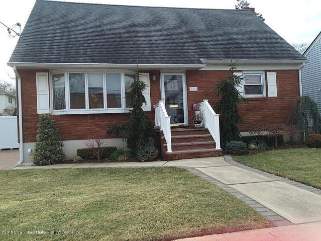 1st image of 206 Lincoln Ave