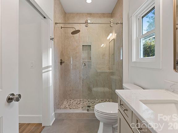 5th image of 5729 Selkirk Dr