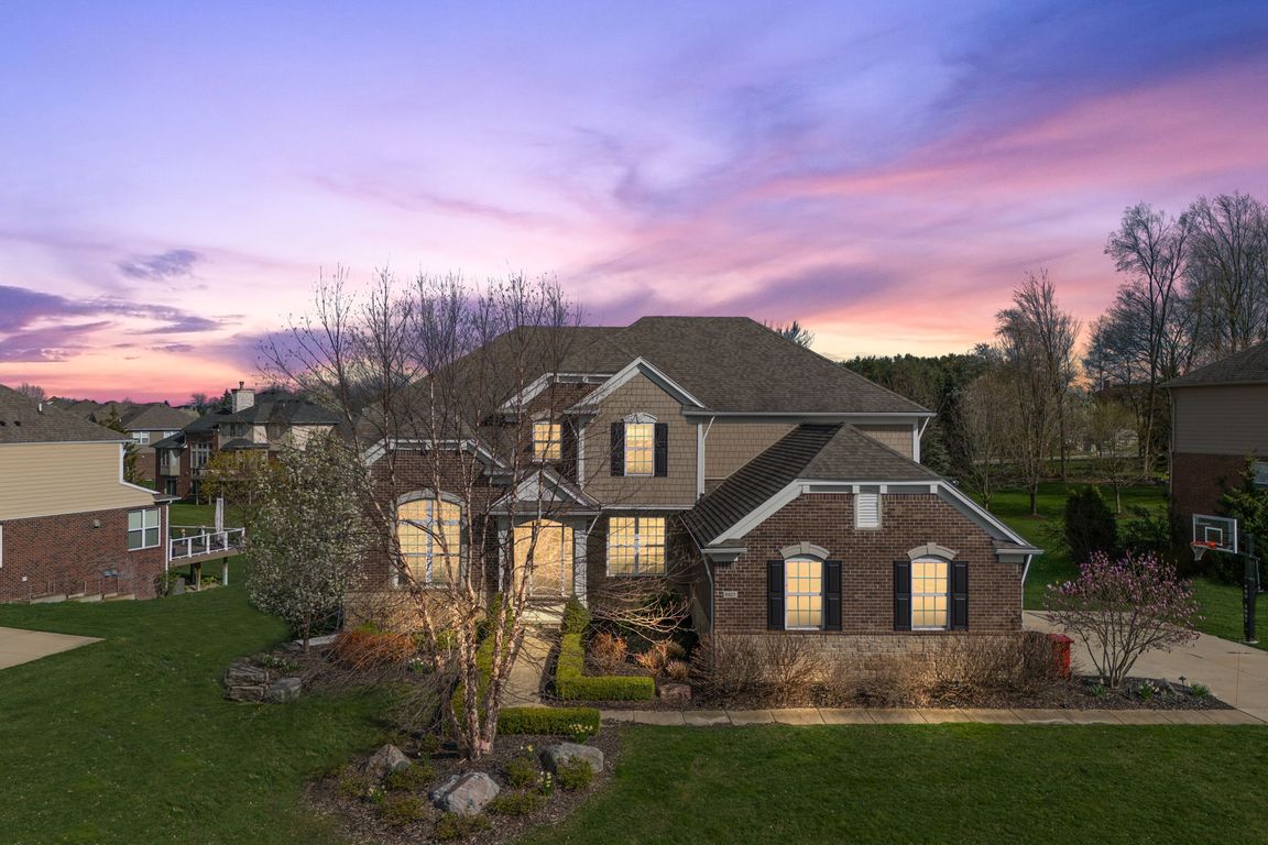 6921 Oakhurst Ridge Rd, Clarkston, MI 48348 Zillow