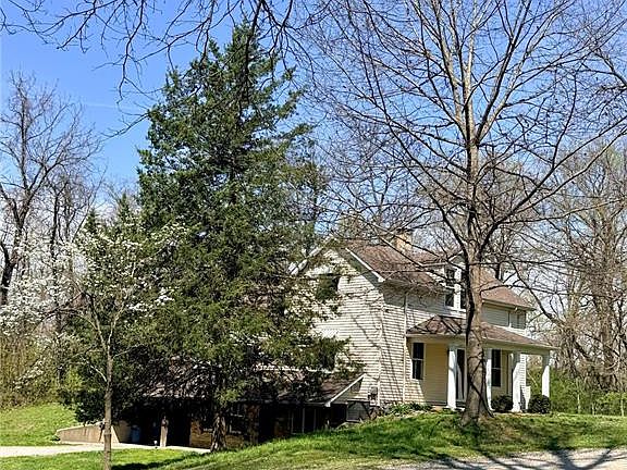 5th image of 229 Lee Ave