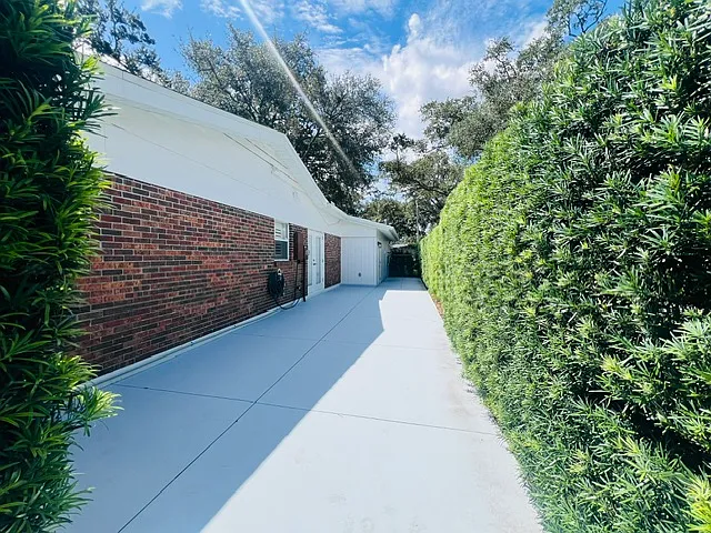 Amazing Carrollwood Home Ready For Move In! — Photo 4