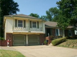 10000 E 83rd St, Raytown, MO 64138